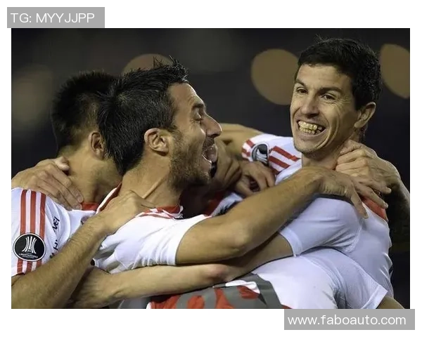 维尔斯特曼与河床的巅峰对决展现足球魅力与激情的较量